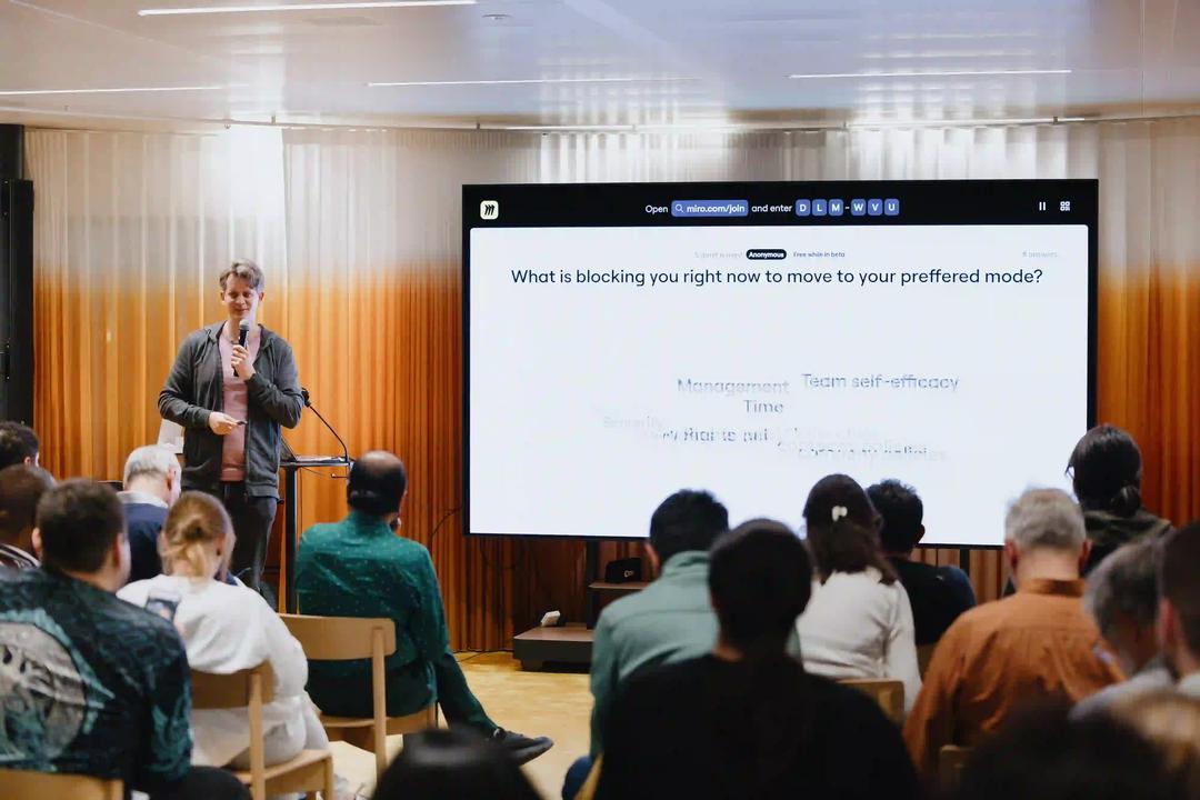 Kenny Schwegler running an interactive session on what blocks engineers from working with AI agents