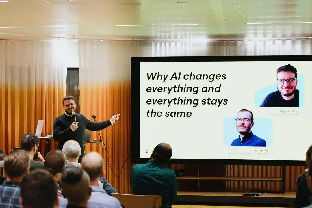 Riccardo Cefalà from Miro presenting Why AI changes everything and everything stays the same
